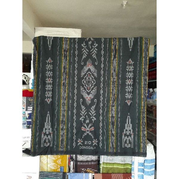 Sarung Donggala Songket