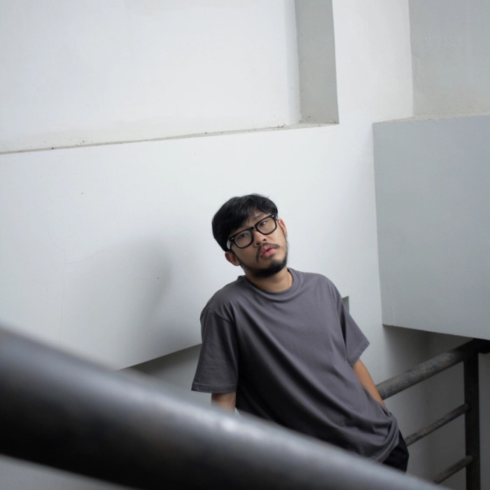 Kaos Polos Cotton Combed 24s - Merchcons Blank Tshirt Gun Metal