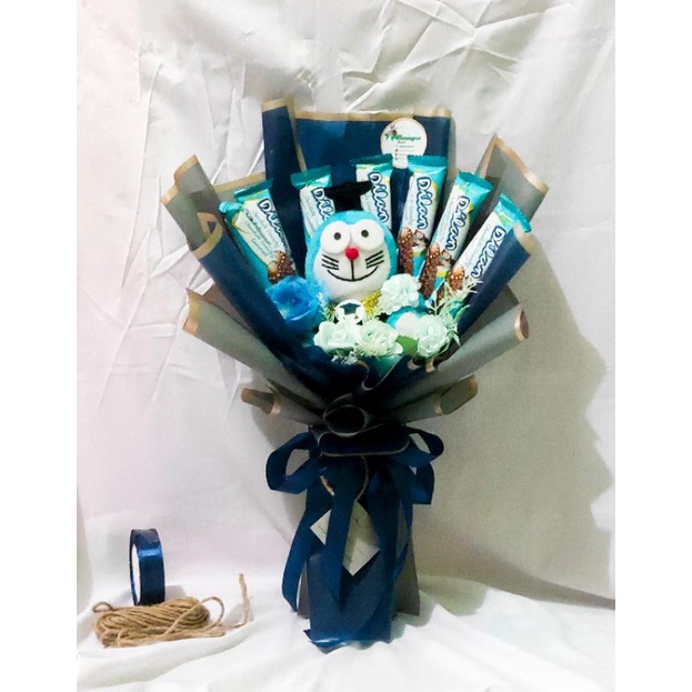 Buket Boneka Wisuda Doraemon