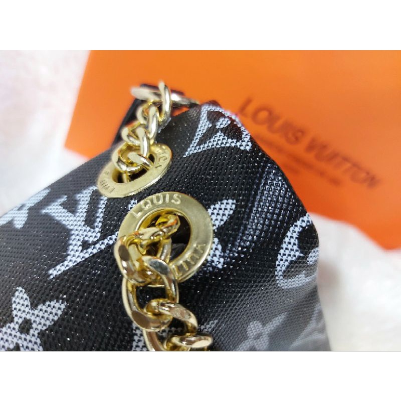 SELEMPANG WANITA UKURAN KECIL HITAM/LV MINIBAG LST