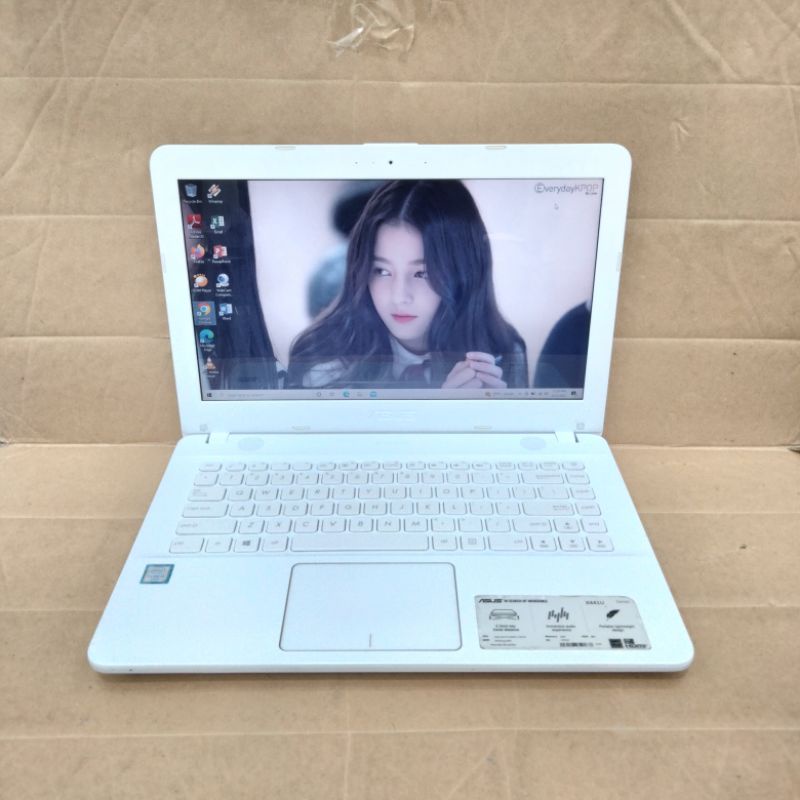 Laptop Asus X441ua Intel core i3-6006u RAM 4 GB HDD 1tb