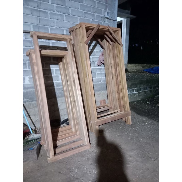 Kusen pintu jendela