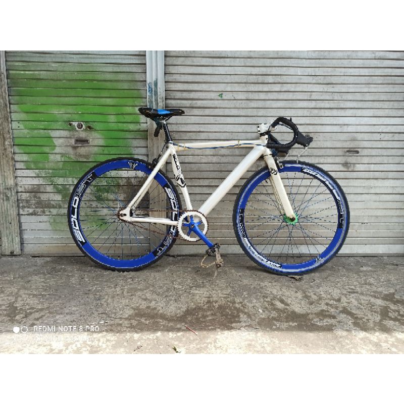 sepeda united soloist 77