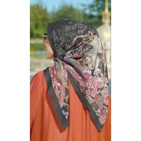 New Buttonscarves Alice in wonderland Raspberry Caviar voal