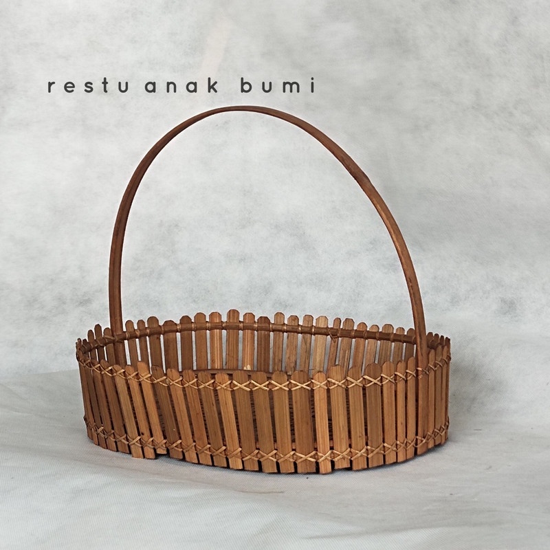 

( new product ) (B226) Keranjang Bambu Oval Kuning M 33x27cm/Hadiah/Lamaran/Parcel Lebaran/Natal/Acara/Catering/Souvenir/Wadah Serbaguna/Basket/Craft/Fruit Box/Sembako/Teh/Gula/Beras/Telur/Seserahan/Kado/Gift/Hampers/Hantaran/Makanan/Minuman