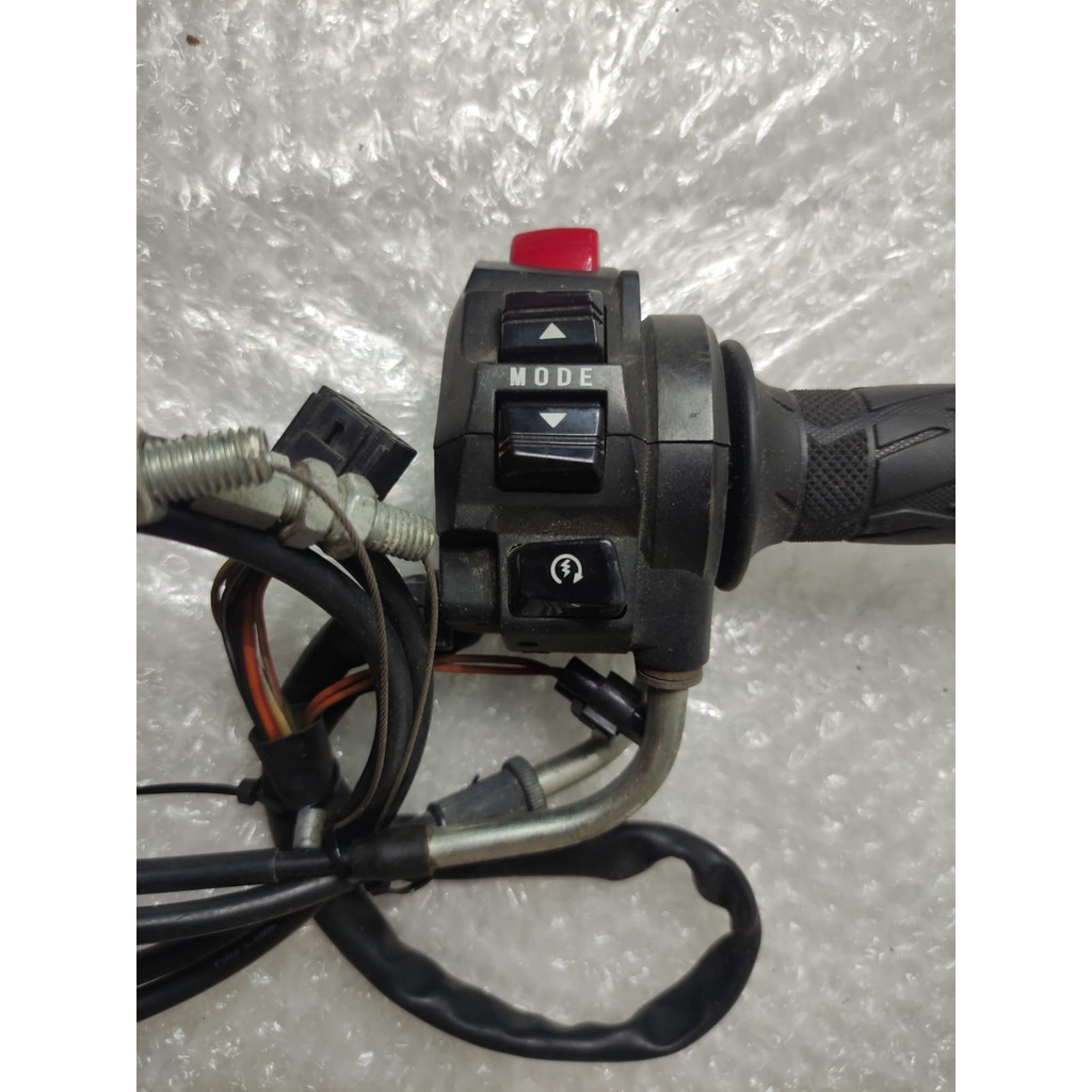 Holder kanan suzuki gsx 750