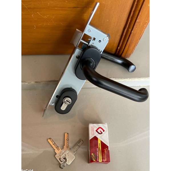 Handle pisah stanlis,handle hotel,perlngkpn pintu kunci pintu alumunium 30 set tinggal pasang