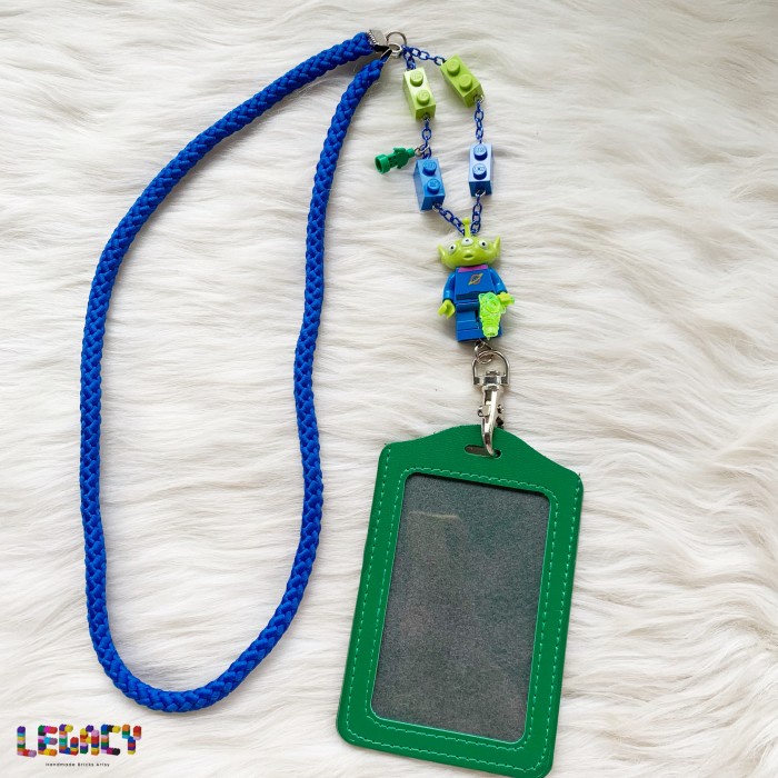 

Yar Lanyard Lego Original Alien Pizza Planet