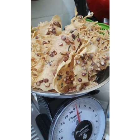 

REMPEYEK KACANG