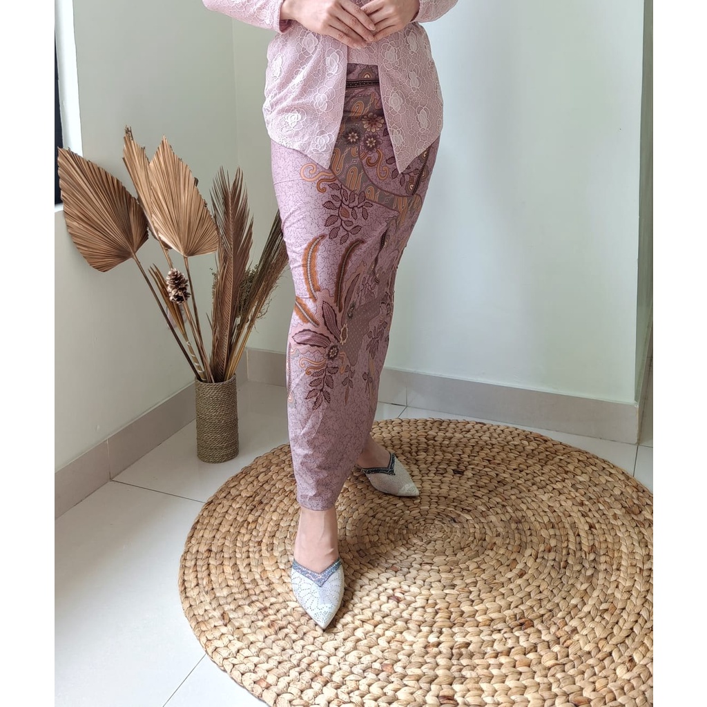 ROK SPAN BATIK LEA38