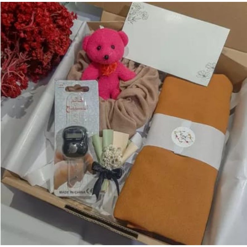 

HAMPERS HIJAB BELLA SQUARE / KADO ULANG TAHUN CEWEK / KADO PERNIKAHAN / KADO WISUDA