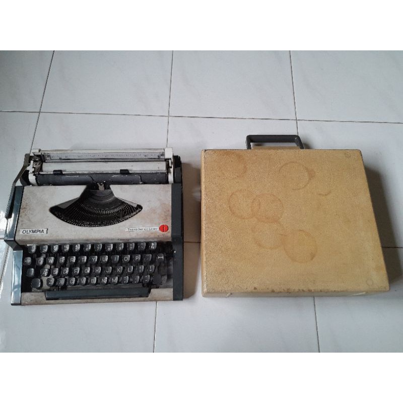 mesin ketik olympia traveller de luxe