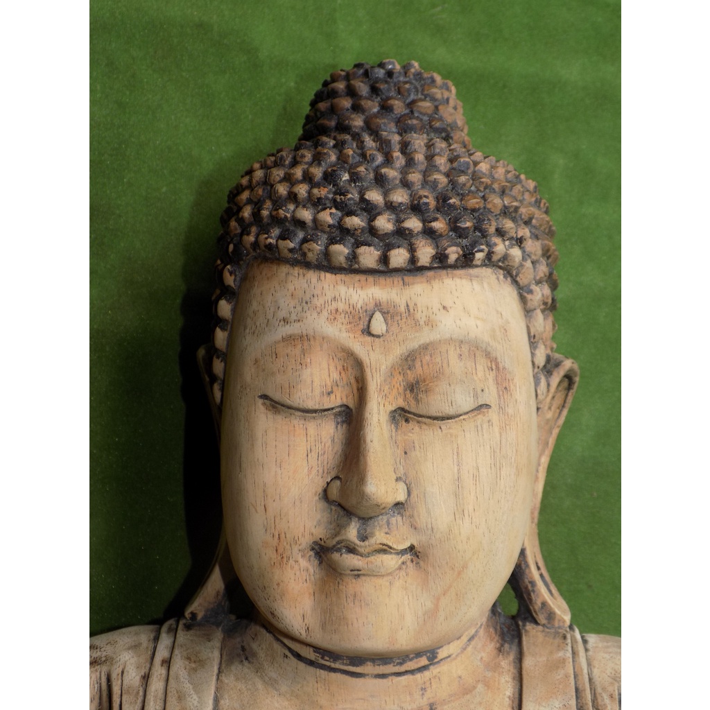 patung budha tua bekas sembahyangan bahan kayu tua