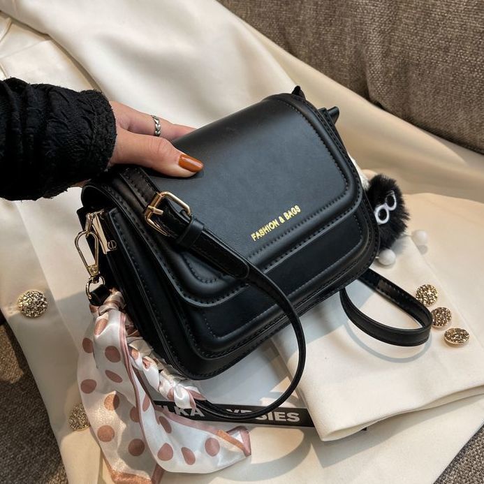 Red High-end sense tas kecil wanita populer tahun ini 2022 musim gugur dan musim dingin tas baru multi-layer kompartemen all-match tas messenger gaya asing