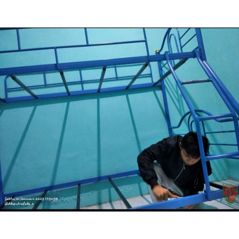 Ranjang besi susun 2 tingkat 120/90 dan 90/90