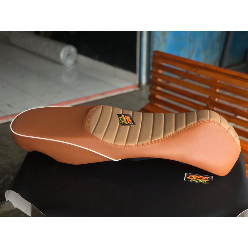 JOK MOTOR GENIO MODIFIKASI MODEL VESPA-JOK MODIFIKASI HONDA GENIO-JOK GENIO CUSTOM MODEL VESPA
