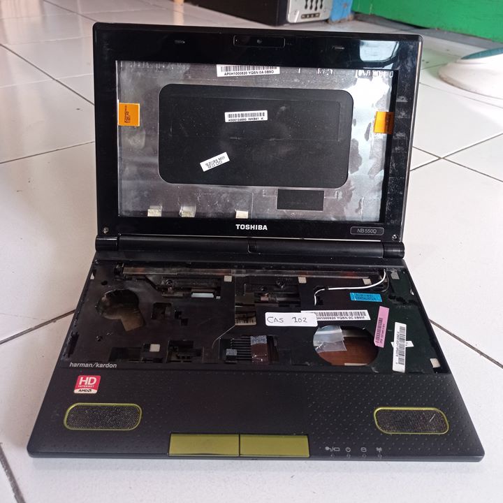 Casing Notebook Toshiba NB550 NB550D Case Fullset Bekas Second 102