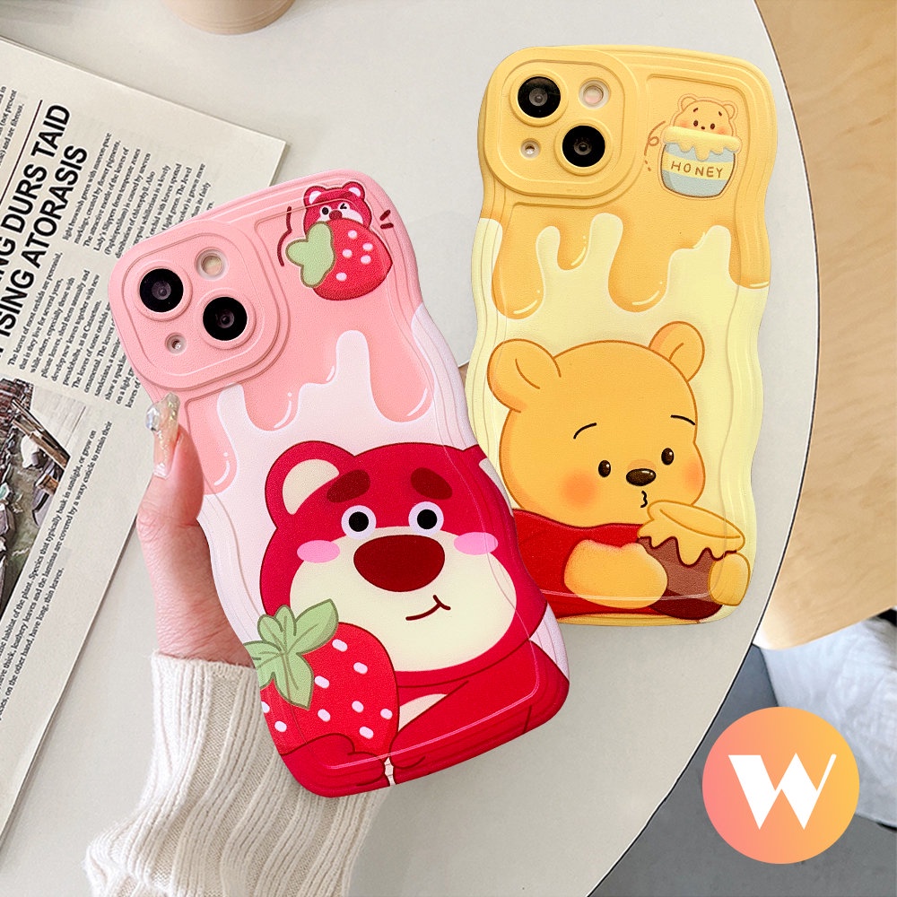 IPHONE Kartun Strawberry Bear Manyo Case Kompatibel Untuk Iphone7 6 Plus 11 12 14 13 Pro Max X 6s 8 14 Plus XR XS Max SE 2020 Lucu WInnie The Pooh Wavy Edge Soft Tpu Back Cover