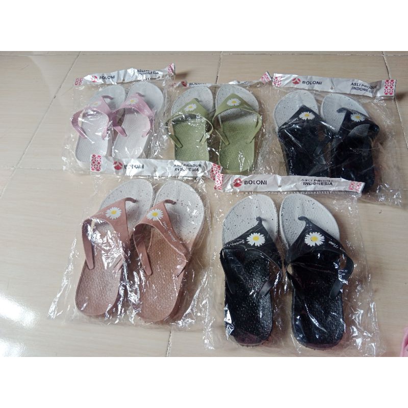 sandal karet new era