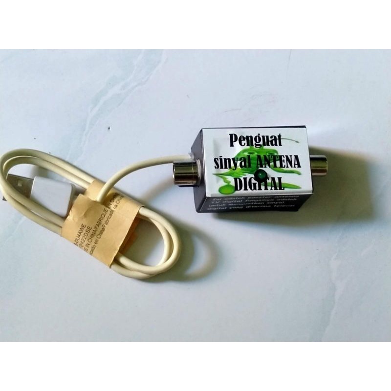 Penguat sinyal antena TV digital