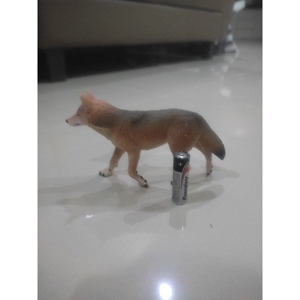 animal figure safari ltd coyote