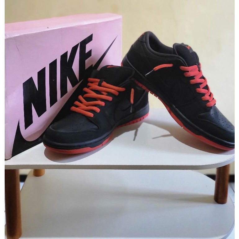 [BNIB] Sepatu Nike SB Dunk low 'Black Pigeon'