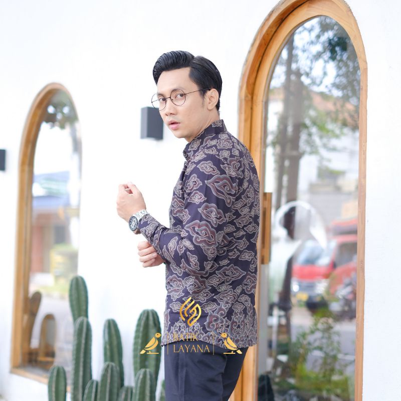 Kemeja Batik Megamendung Navy Premium Katun Primisima Halus Tebel