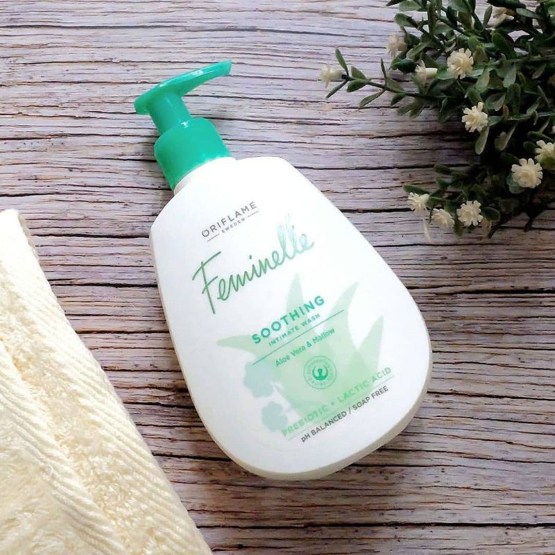 Feminelle Soothing Intimate Wash Aloe Vera &amp; Mallow