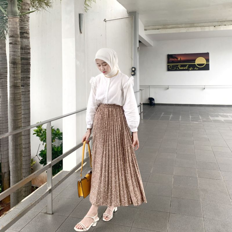 Ayura pleated skirt