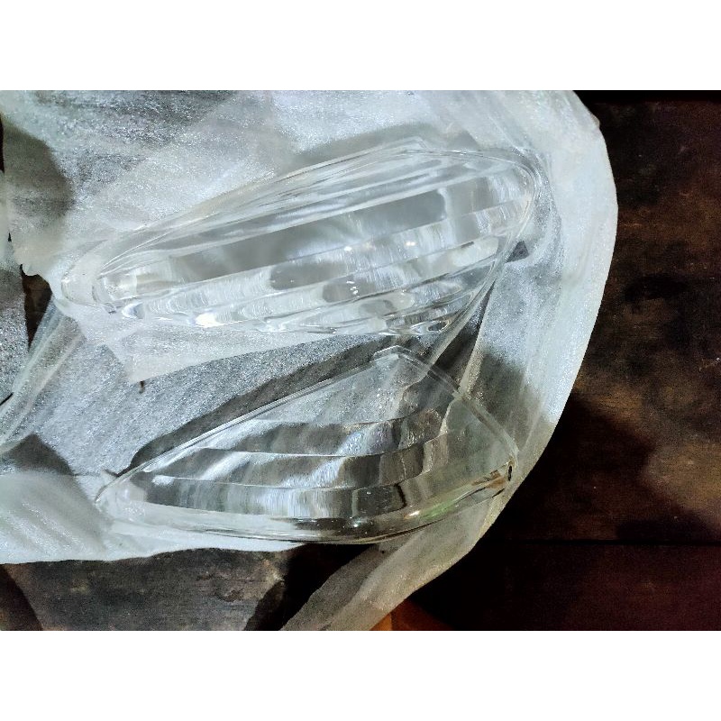 mika sein belakang Nouvo lele bening atau putih