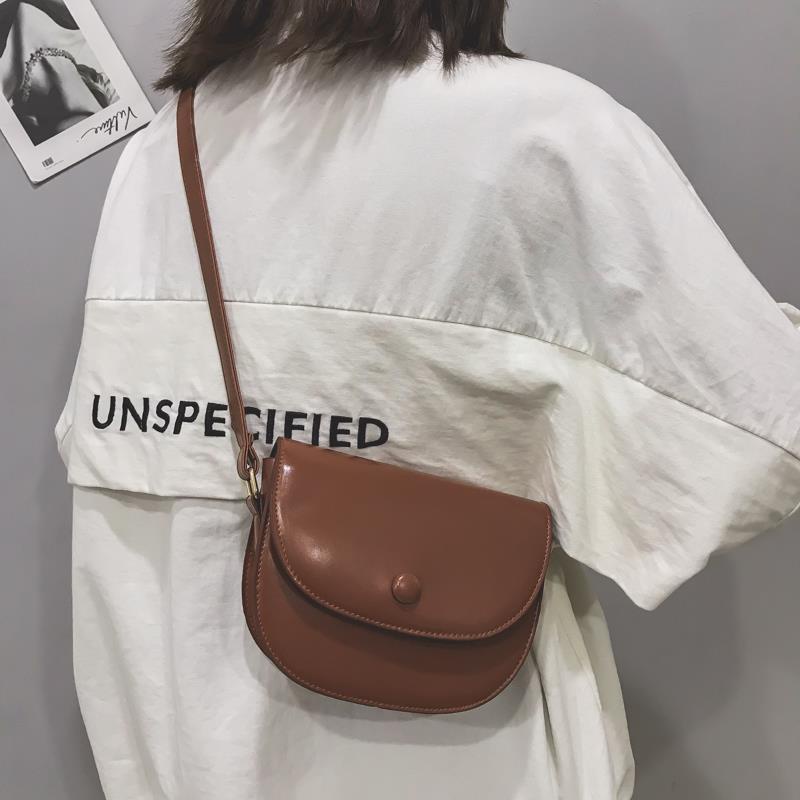 Red Bag girl 2021 versi Korea baru crossbody all-match siswa perempuan peri in kapasitas besar tas sadel lucu satu bahu