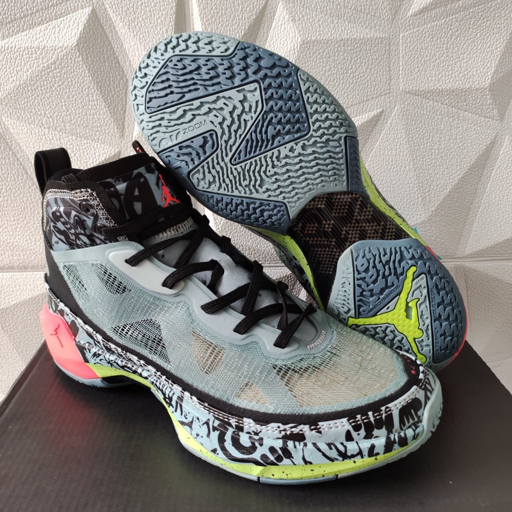 SEPATU BASKET JORDAN 37 HIGH BLACK