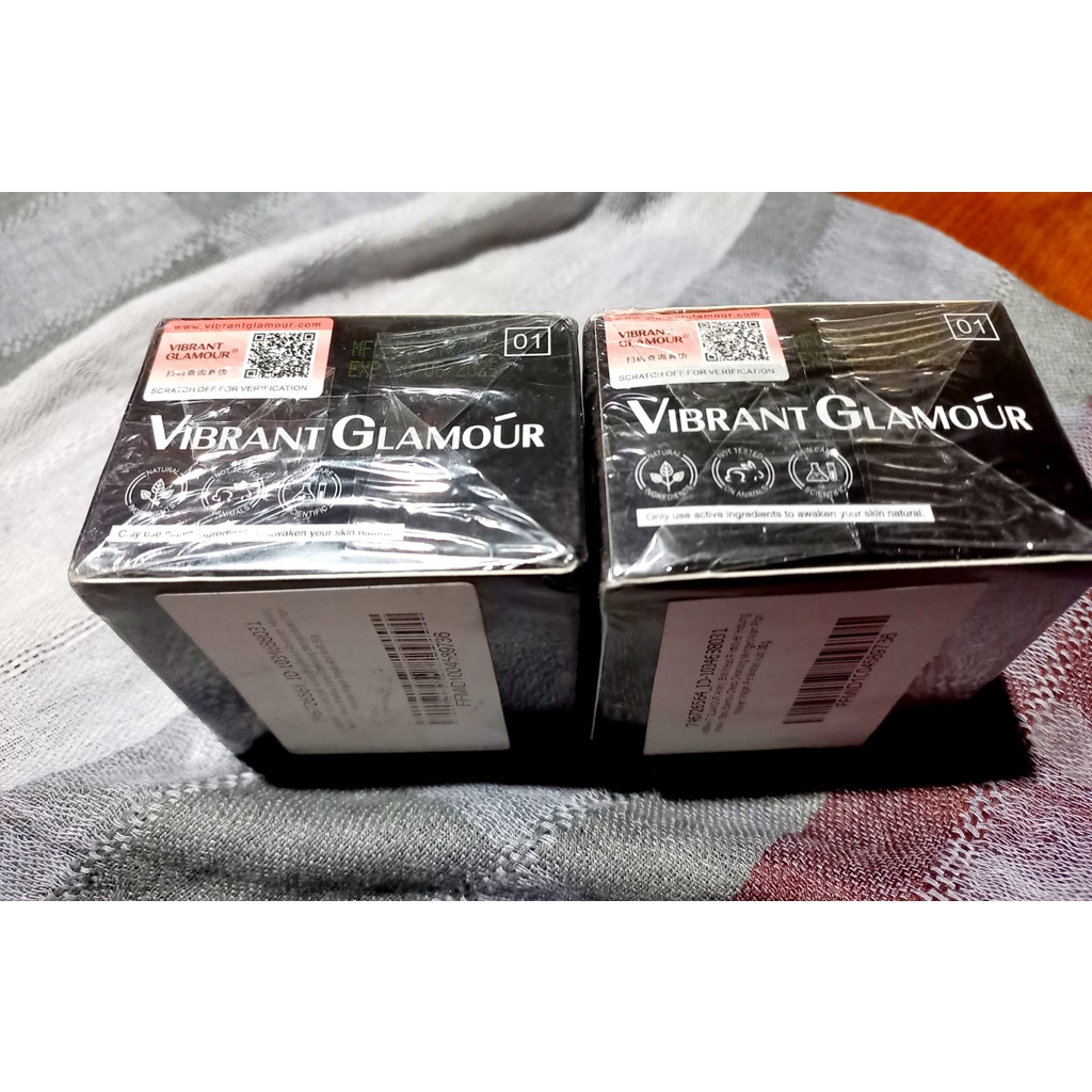 VIBRANT GLAMOUR Blackhead Mask Remover Bamboo Charcoal 30g