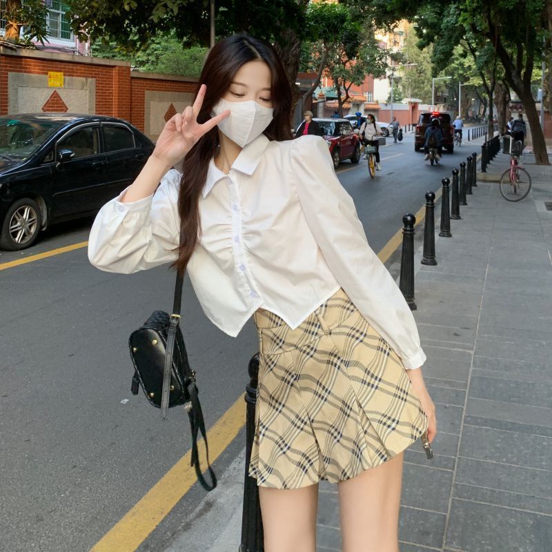 Red Kemeja putih wanita musim semi dan musim gugur desain gaya Korea baru rasa lipatan kemeja pendek gaya perguruan tinggi wanita mengurangi usia keinginan murni top