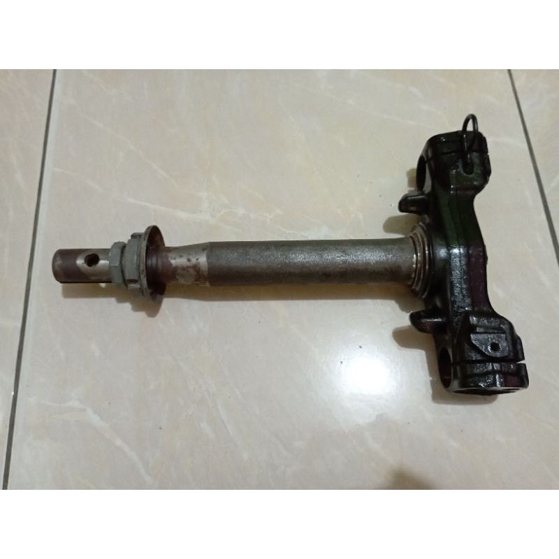 SEGITIGA SHOCKBREAKER DEPAN BEAT KARBU 2008 2009 SPAKBOR BAWAH ORI