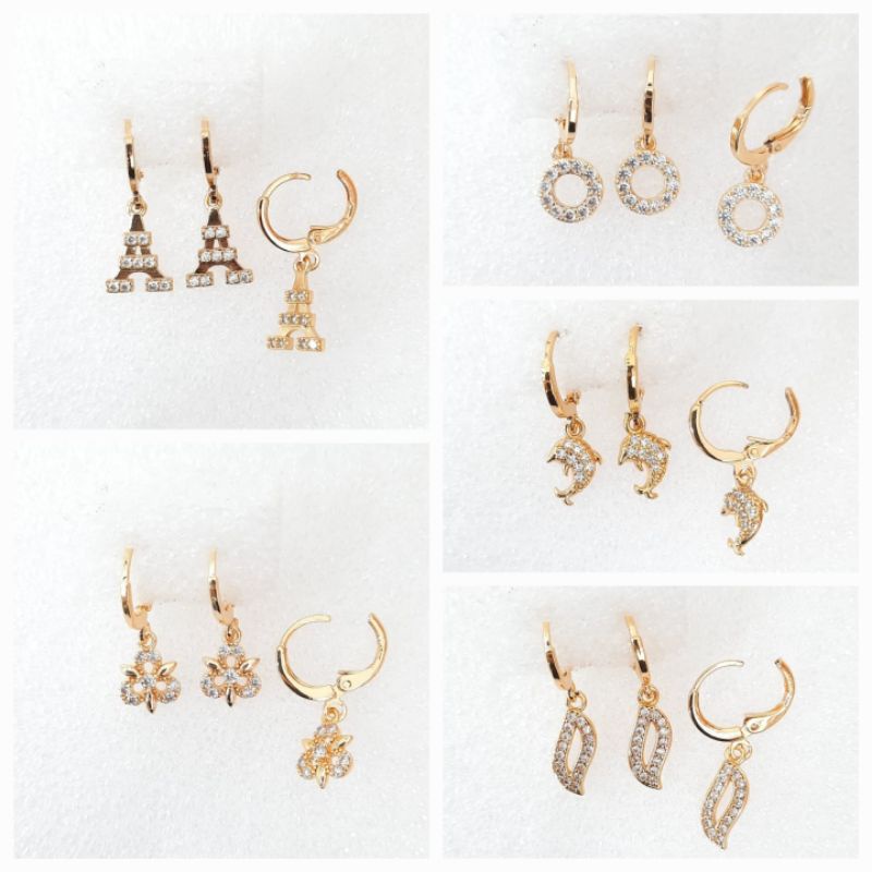 anting emas wanita