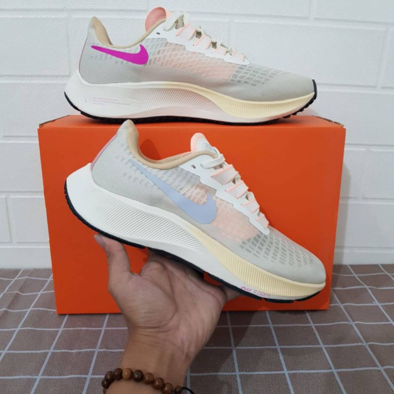 Nike Air Zoom Pegasus 37 Pale Ivory Size 37-40
