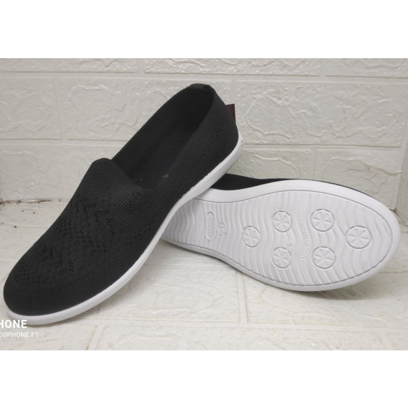 SEPATU SLIP ON NEW ERA ELLA 37-40 Rp 114900 NEW COLLECTION 2023