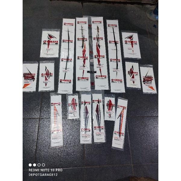 striping emblem stiken set xeon rc 125  2013 putih oren original yamaha