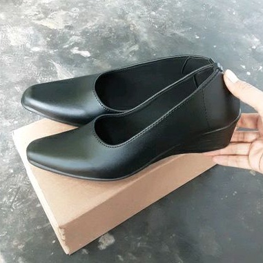 Sepatu kerja wanita hitam polos hak 5 cm | Sepatu pantofel wanita kerja kantor dinas formal