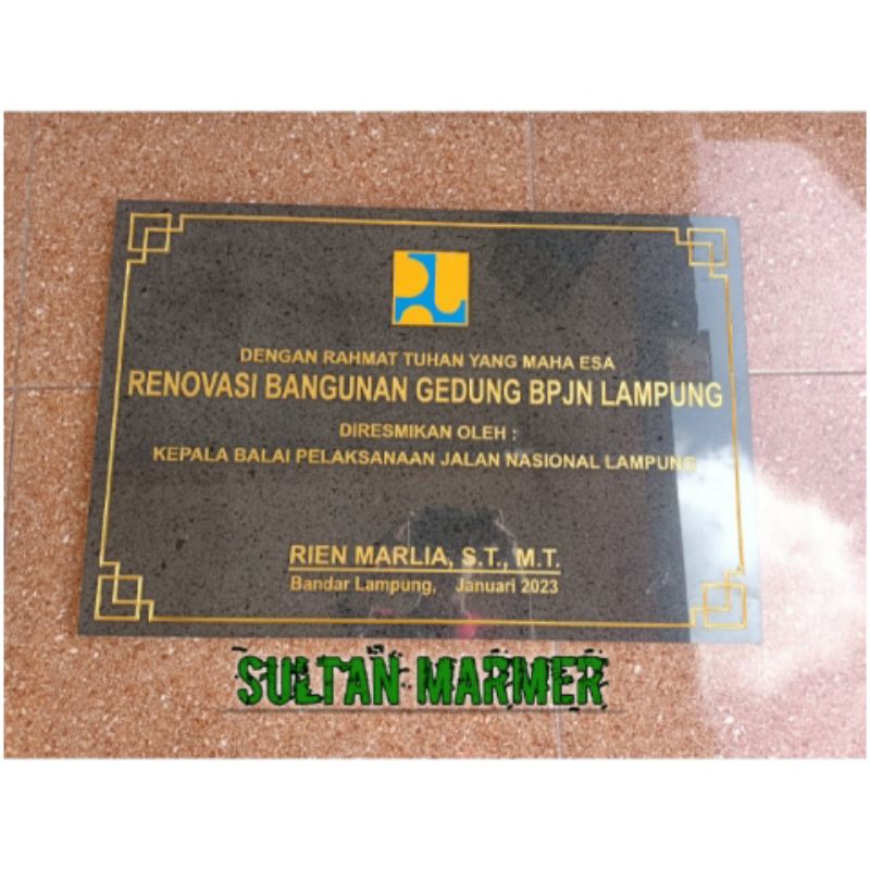 Prasasti Granit Hitam