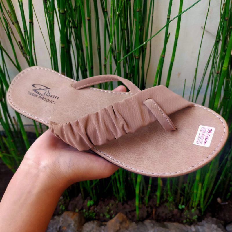 Sandal Teplek Wanita Jepit Kerut Flat Sol Karet Nonslip