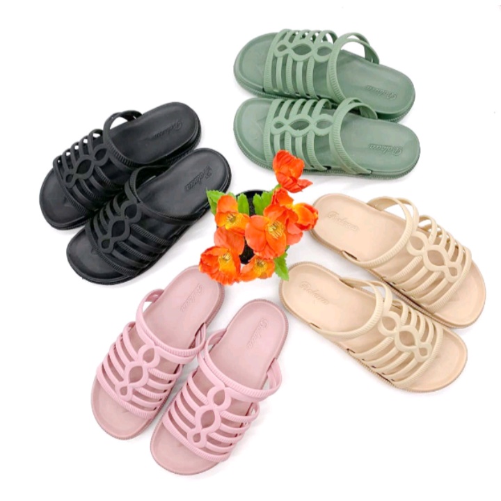 SANDAL KARET ULUR/SANDAL WANITA BAHAN KARET RINGAN/SANDAL KARET WANITA MODEL TERBARU
