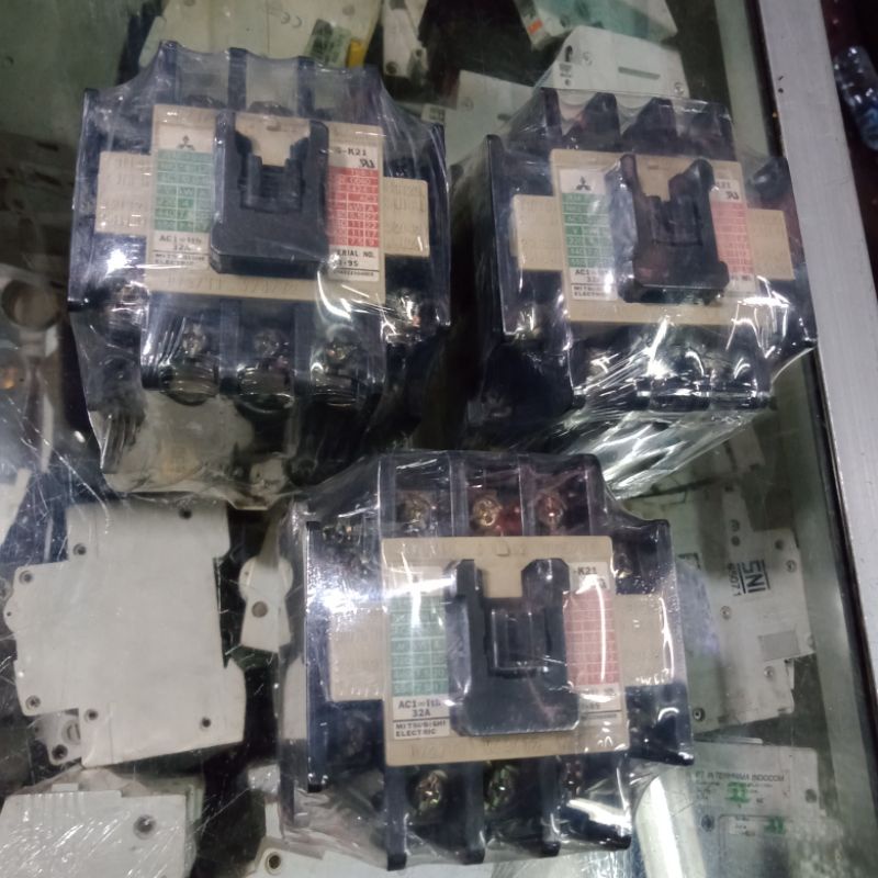 kontaktor mitsubishi SK 21 220V 32A