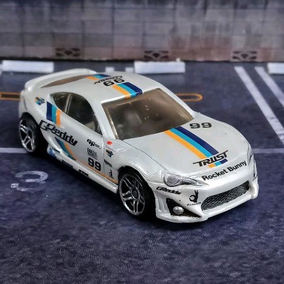 Hot wheels custom scion ( toyota 86 ) greedy