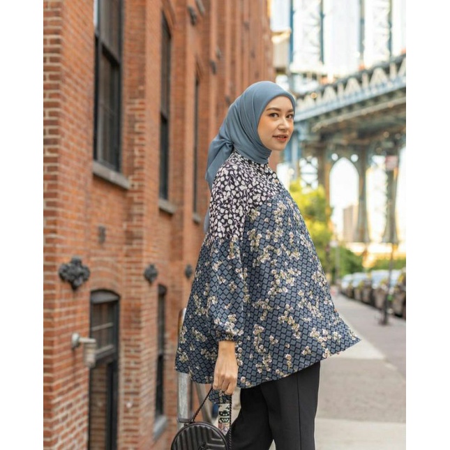 Halwa Blouse Heaven Lights (caviar - S )