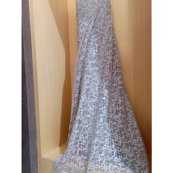 Kain Brukat Brokat Tile Tule bahan kebaya halus lembut timbul 
Warna: Cream

Kode :43776


