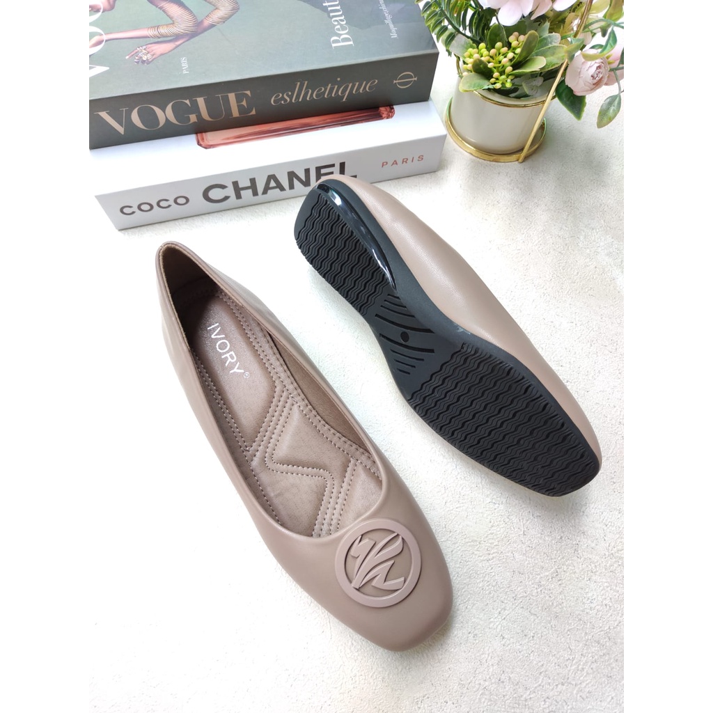 IVORY Sepatu Wanita Flat Ukuran Besar Size 41 42 43 44 B993-1611