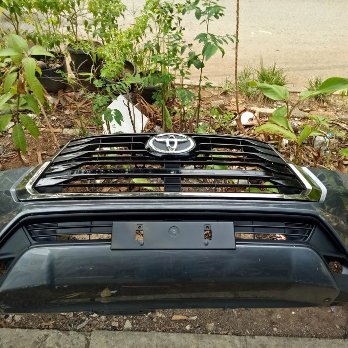 {BEKAS} bemper bumper depan Innova reborn 2021 facelift Diskon