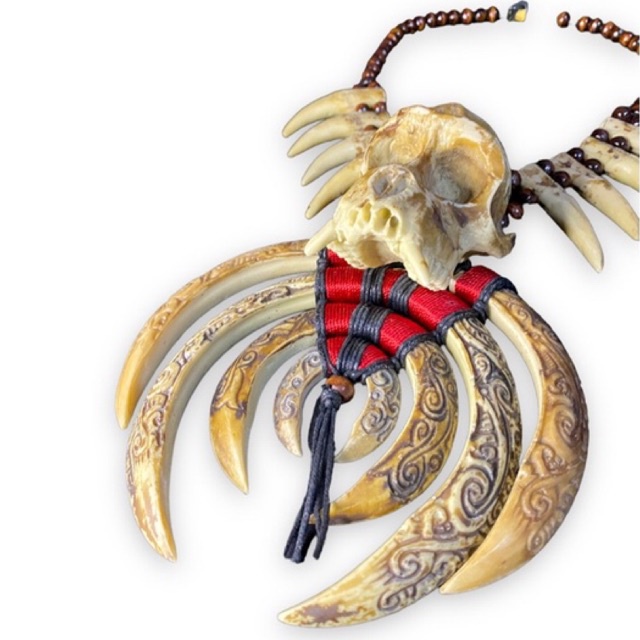 kalung etnik khas dayak kalung tengkorak ukir replika